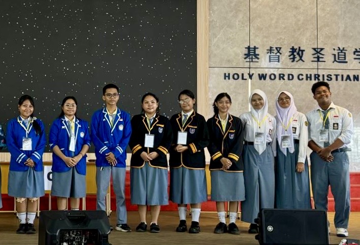 Tim Debat SMP Negeri 1 Indonesia Berhasil Menjadi Finalis Nasional